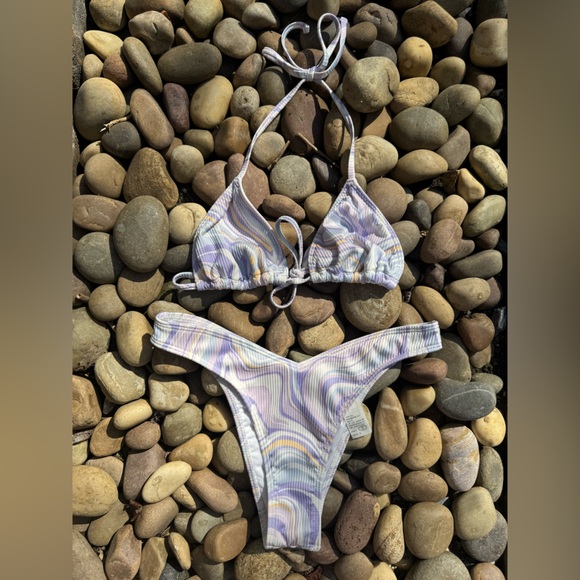 Hollister Multicolor Wave Bikini - Picture 1 of 2